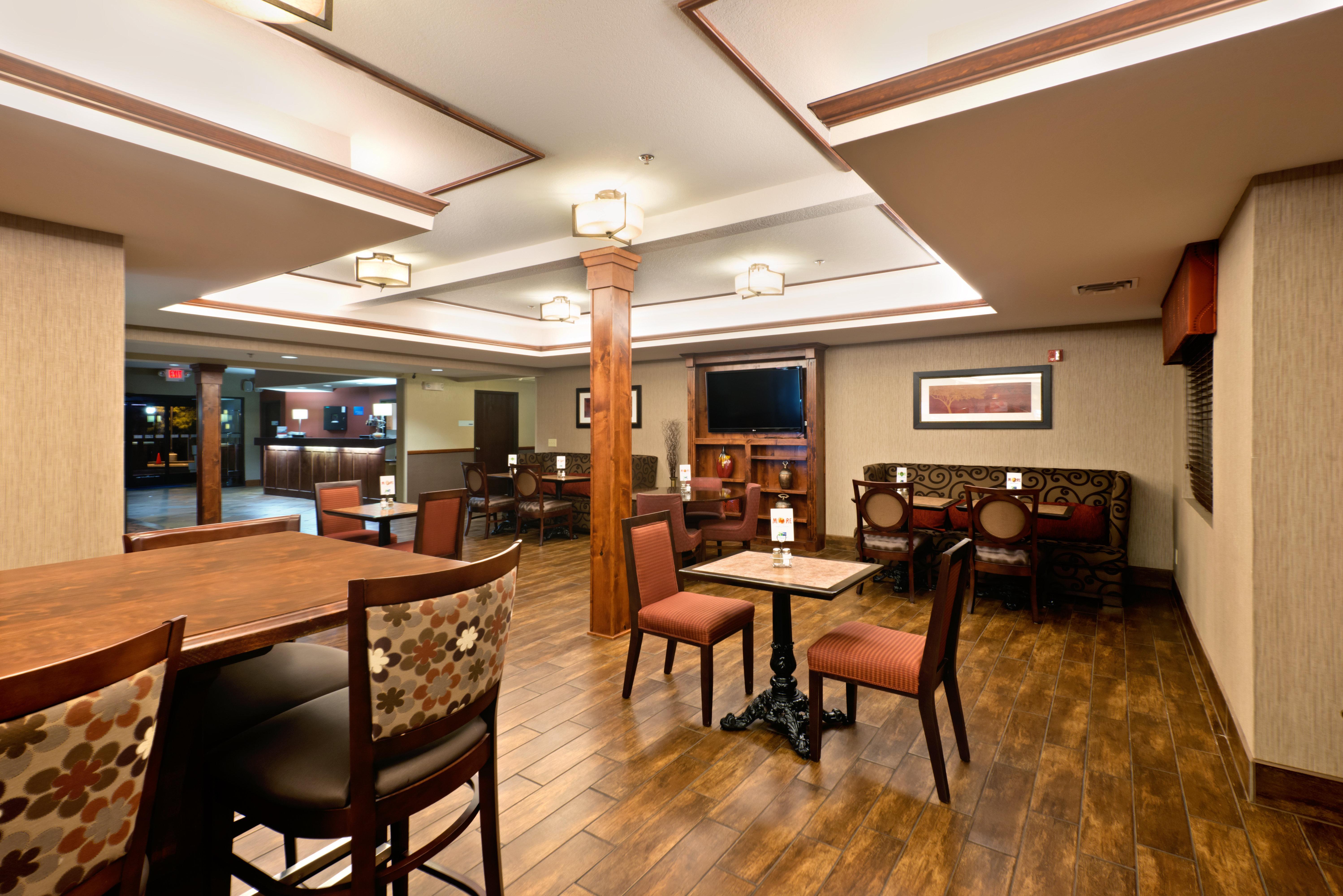 Holiday Inn Express Show Low By Ihg Zewnętrze zdjęcie